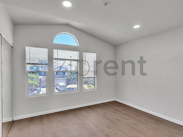1001 Sandhurst Dr — Photo 48