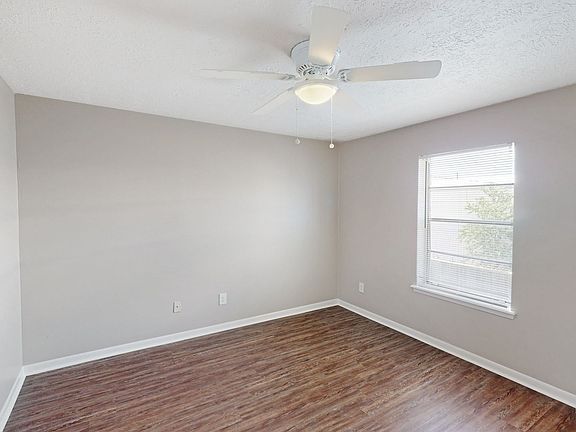 3rd image of 303 Spruce St APT 4