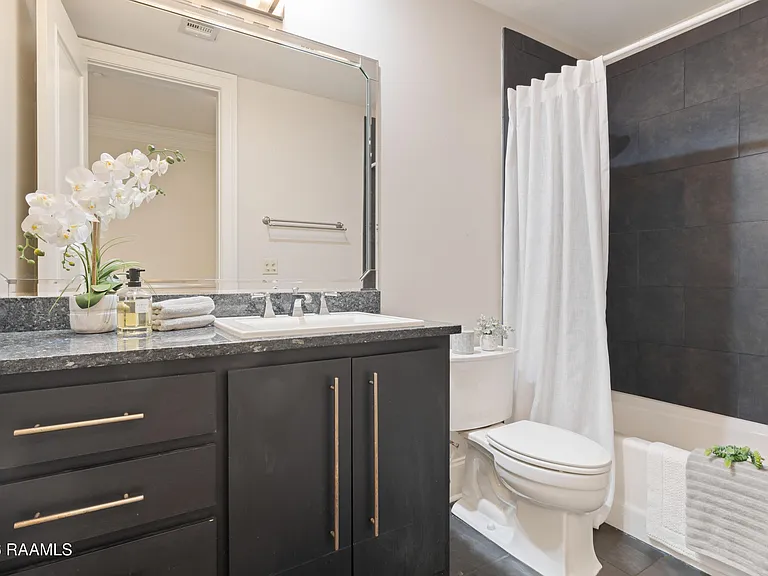 605 Silverstone Rd #205B — Photo 28