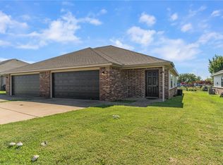 985 Remington Dr, Springdale, AR 72764
