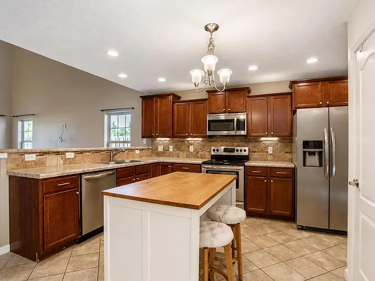 3937 Amethyst Dr — Photo 10