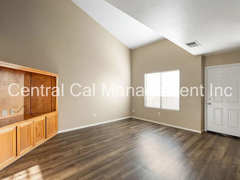 8502 Laborough Dr — Photo 5