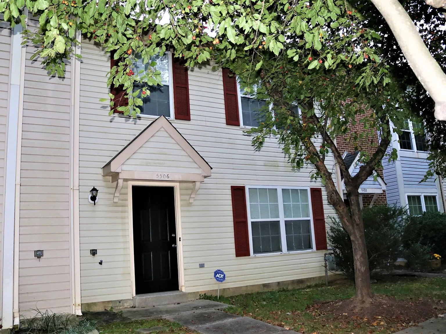 3 bed, 2.5 bath, 1760 sqft, $2,650 — Photo 1