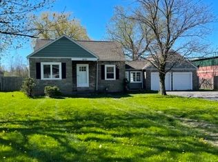 6531 Michael Rd, Orchard Park, NY 14127