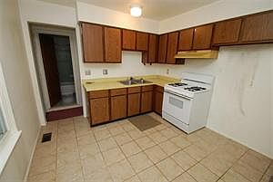 5th image of 1253 Warner St