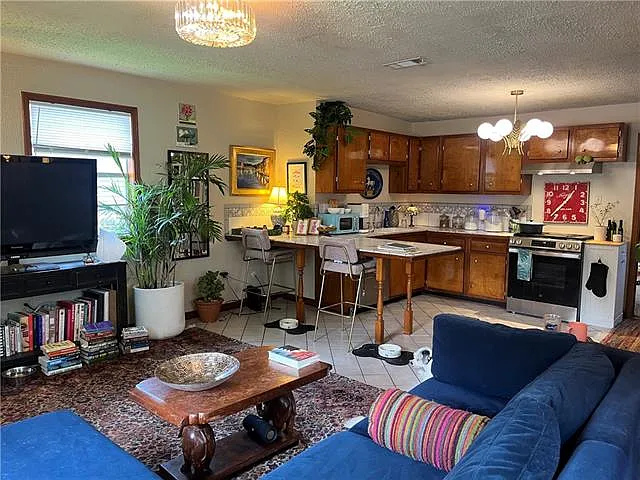 2617 Danneel St — Photo 2