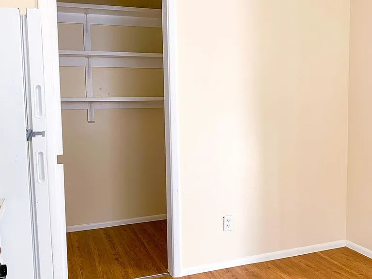 536 Madeira Dr SE — Photo 4