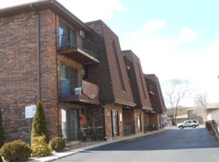 9812 Sayre Ave APT 2C, Chicago Ridge, IL 60415