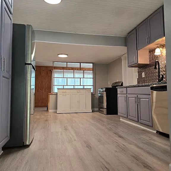 21411 Collingham Ave — Photo 14
