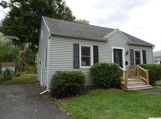 51 Milo St, Hudson, NY 12534