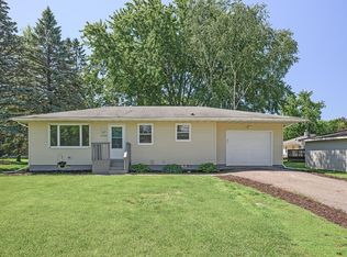 13025 N 3rd Ave, Lindstrom, MN 55045
