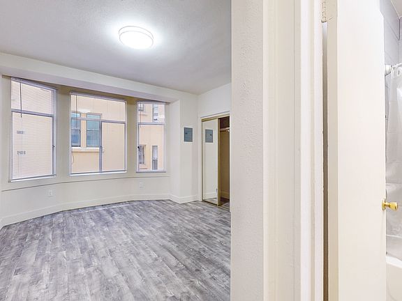 5th image of 420 Ellis St #206