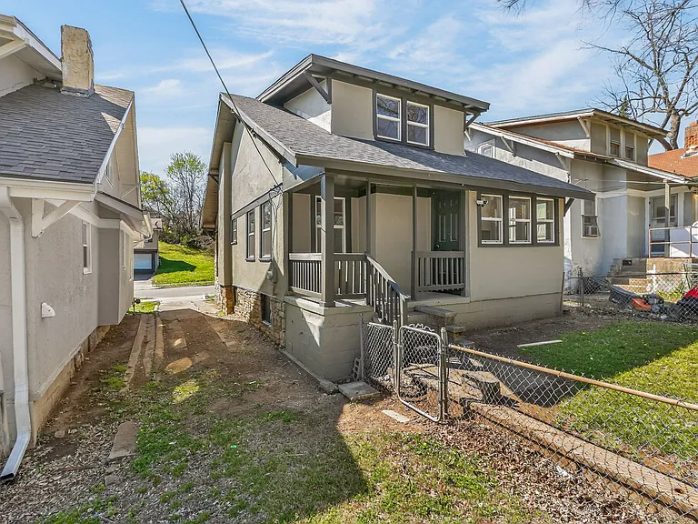2711 Elmwood Ave — Photo 22