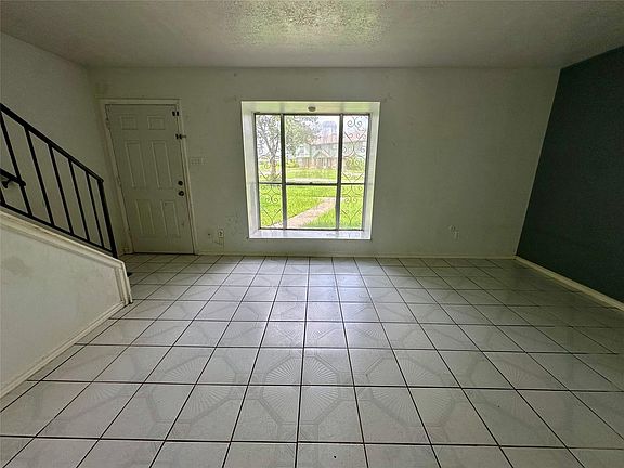 5th image of 13517 Castilian Dr #1