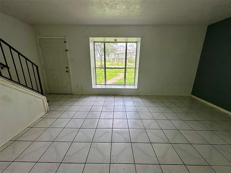 13517 Castilian Dr #1 — Photo 5
