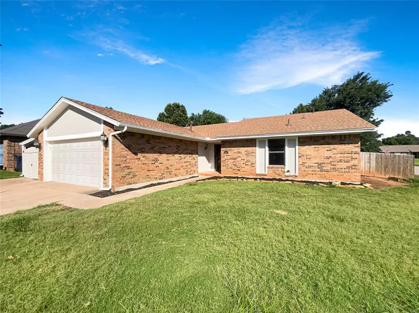 8113 Wilshire Ridge Dr, Oklahoma City, OK 73132