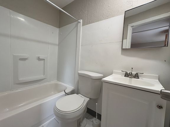 5th image of 809 Greenwood Ave APT 2A