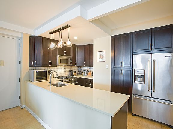 3rd image of 13-11 Jackson Ave #6A