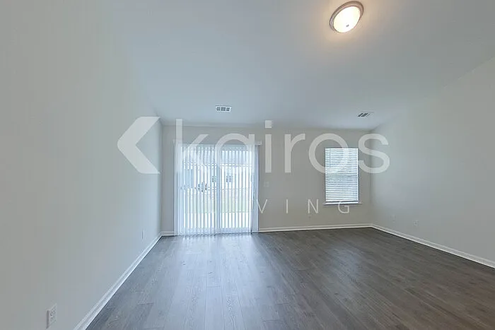 108 Saint Phillip Way — Photo 6