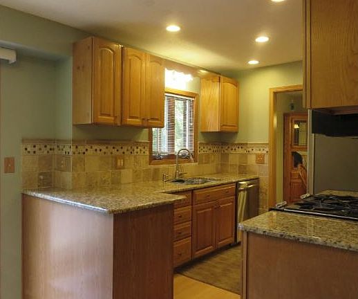 3rd image of 16844 Galena Ave