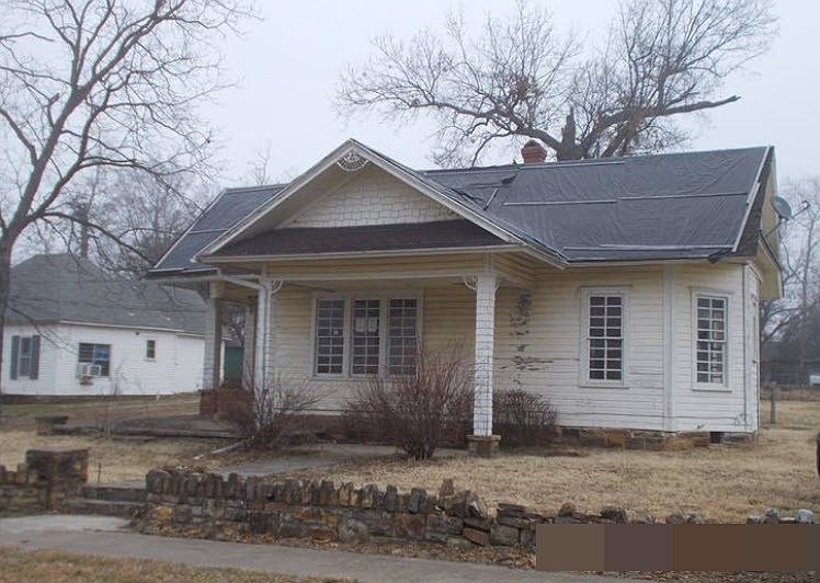 1st image of 406 N Parkinson Ave