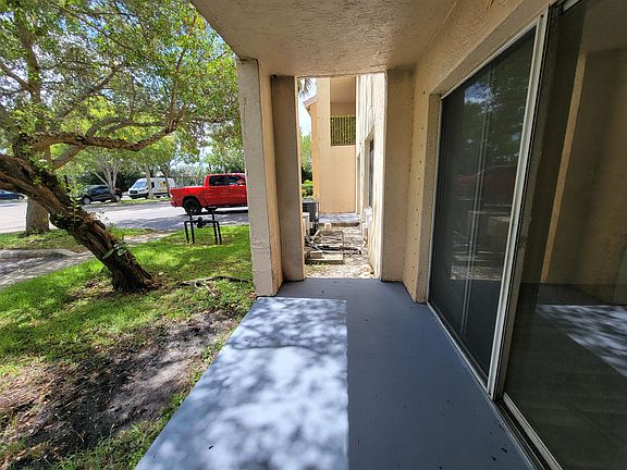 4th image of 4021 San Marino Blvd #105-1