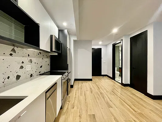 Rented by ERNY LLC | media 4