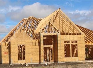 4611 Clearwater Dr, Mont Belvieu, TX 77523