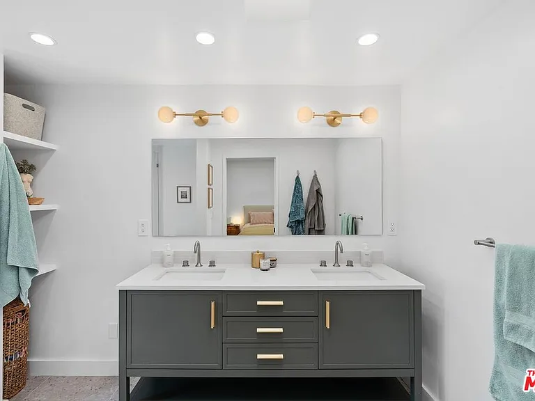 11260 Overland Ave #12D — Photo 20