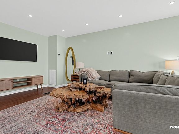 3rd image of 4875 Wicopee Ave