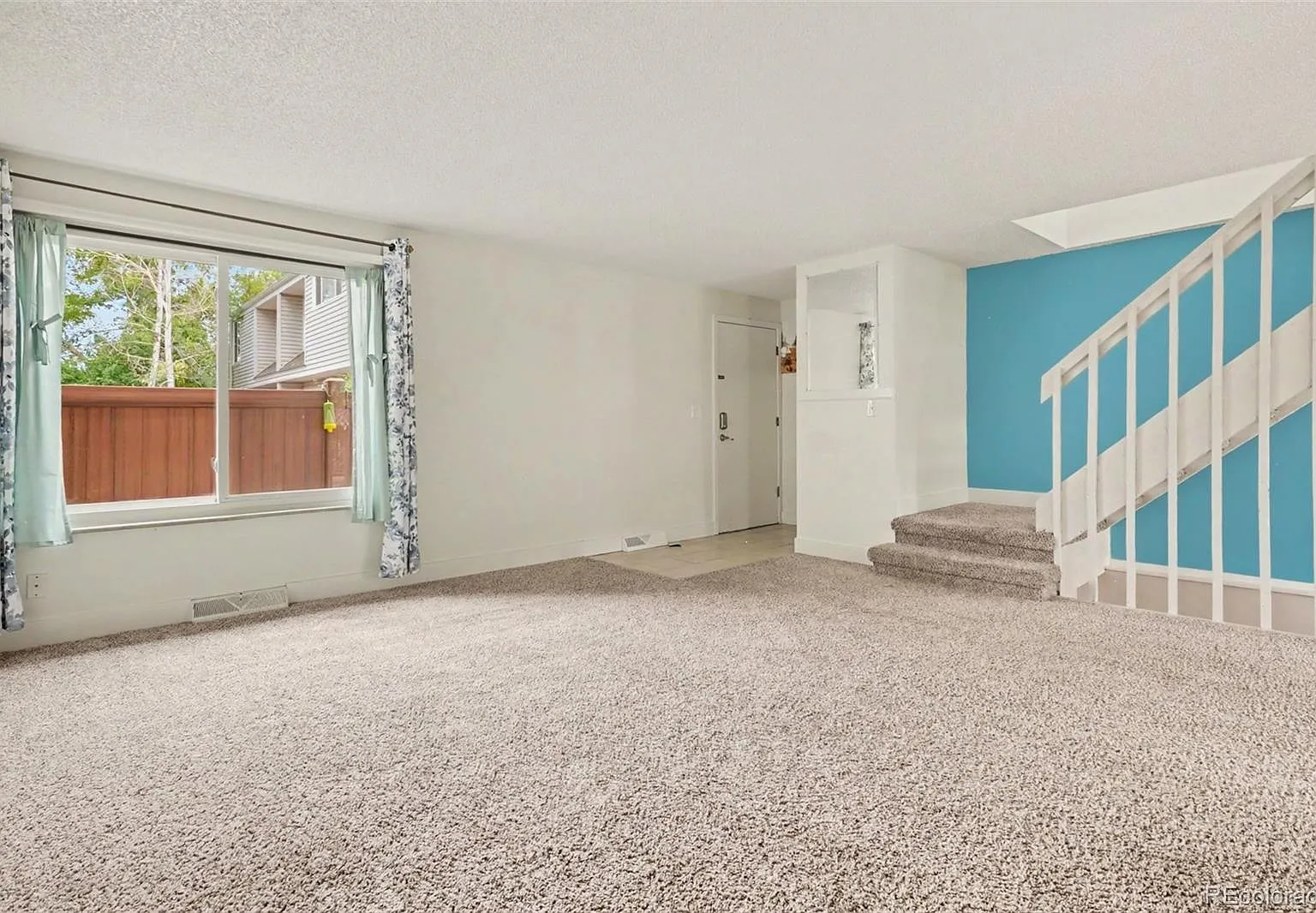 3 bed, 1.5 bath, 1698 sqft, $2,800 — Photo 2
