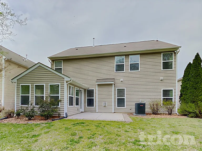 1413 Eastway Dr — Photo 18