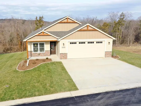 10161 Brookside Dr, Potosi, MO 63664