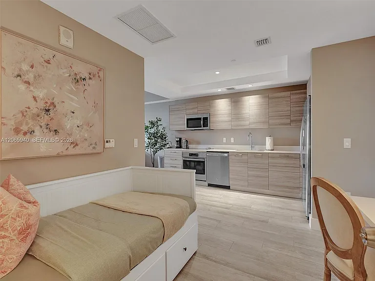 121 NE 34th St #2106A — Photo 4