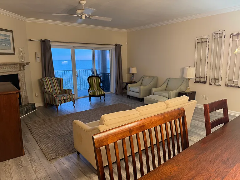 701 Beach Ave #203 — Photo 15