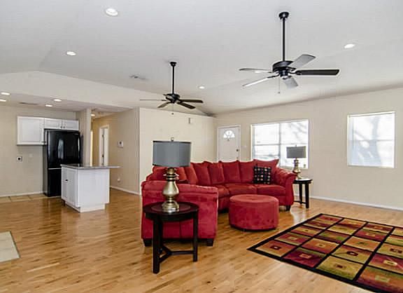 3rd image of 2404 Lindale Ln
