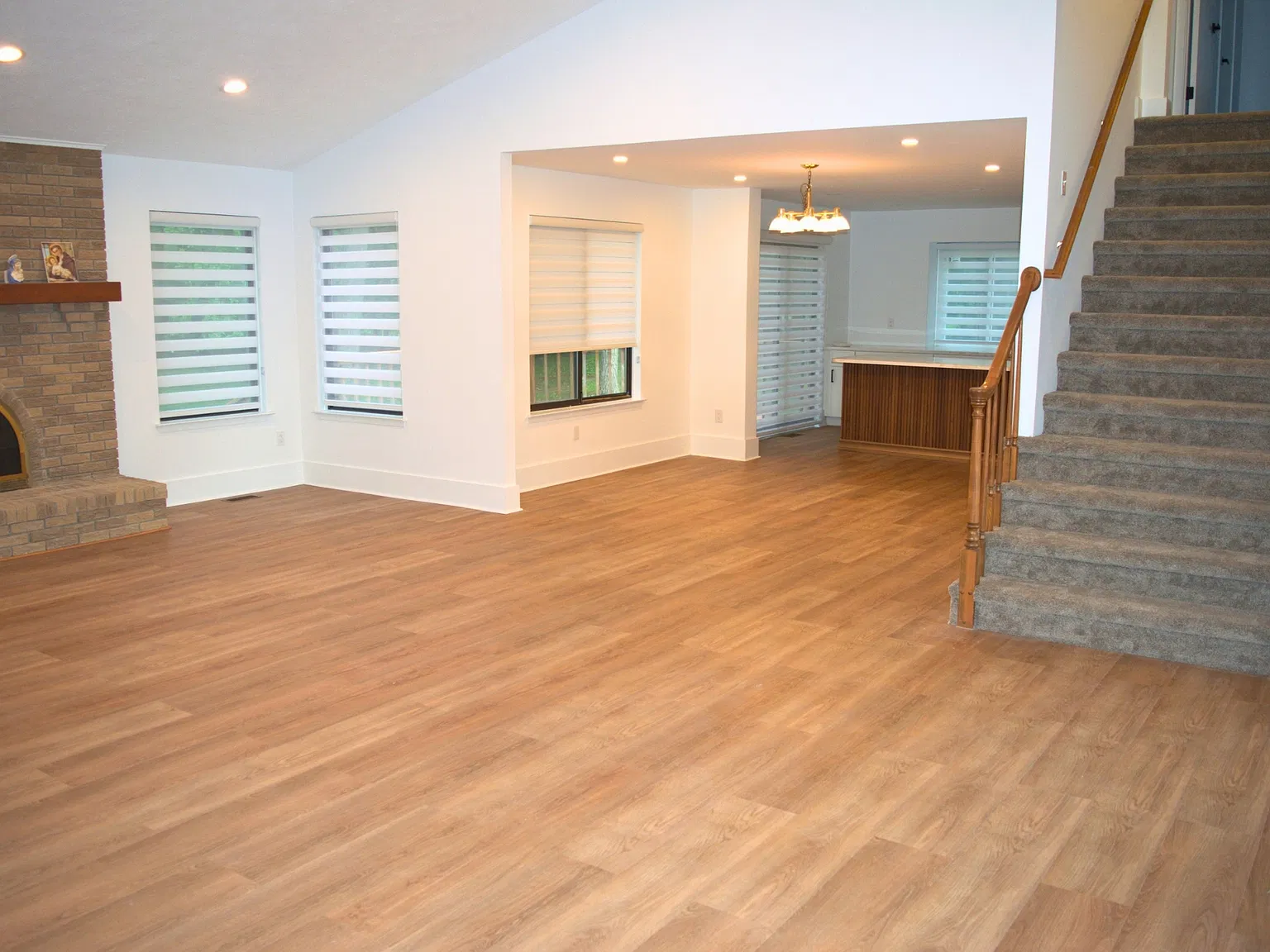 4 bed, 2.5 bath, 2550 sqft, $3,500 — Photo 4