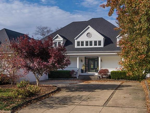 3rd image of 6968 Pine Valley Ln