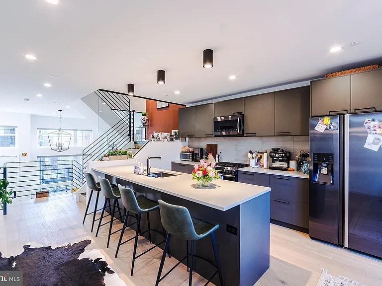 1705 Annin St — Photo 9