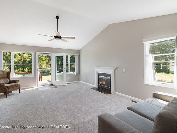 3rd image of 2870 Oaks Dr #12