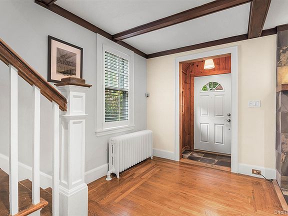 4th image of 683 Forest Avenue