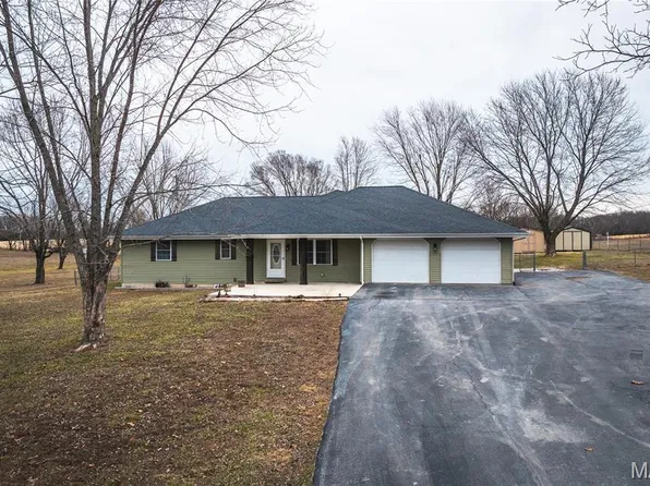 30400 Peach Blossom Ln, Lebanon, MO 65536