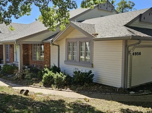 14956 Manor Lake Dr, Chesterfield, MO 63017