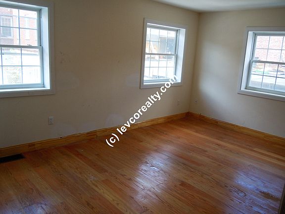 4th image of 4824 63rd St