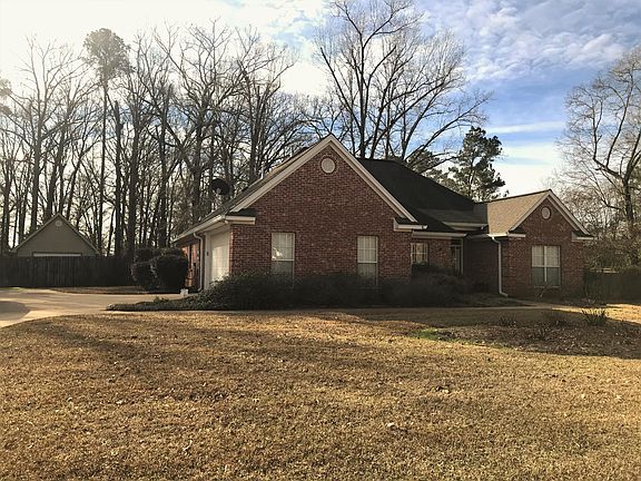 2nd image of 46 Live Oak Ln