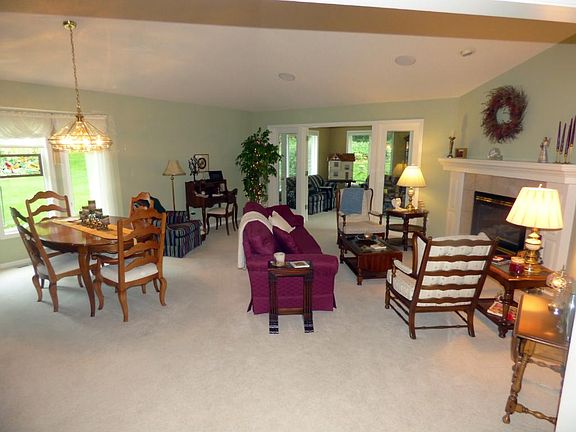 2nd image of 2588 Parkview Dr