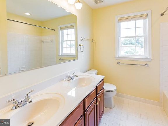 5th image of 8230 Hortonia Point Dr