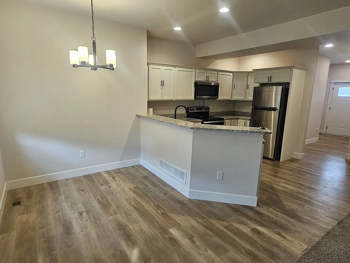 3 bed, 1520 sqft, $2,200 — Photo 2