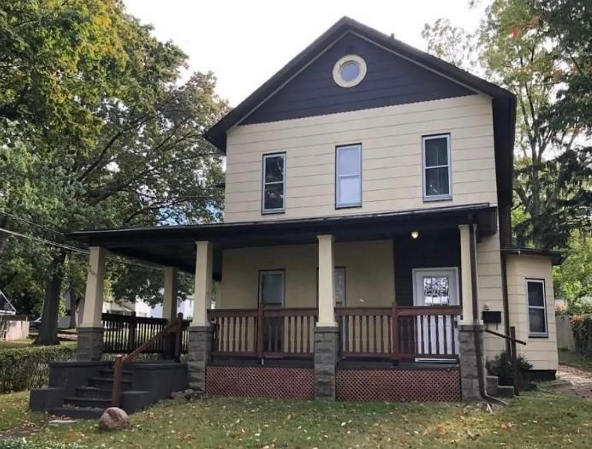 2045 Stone St — Photo 1