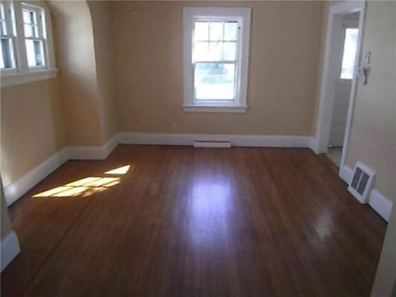 5th image of 841 Ogden Ave